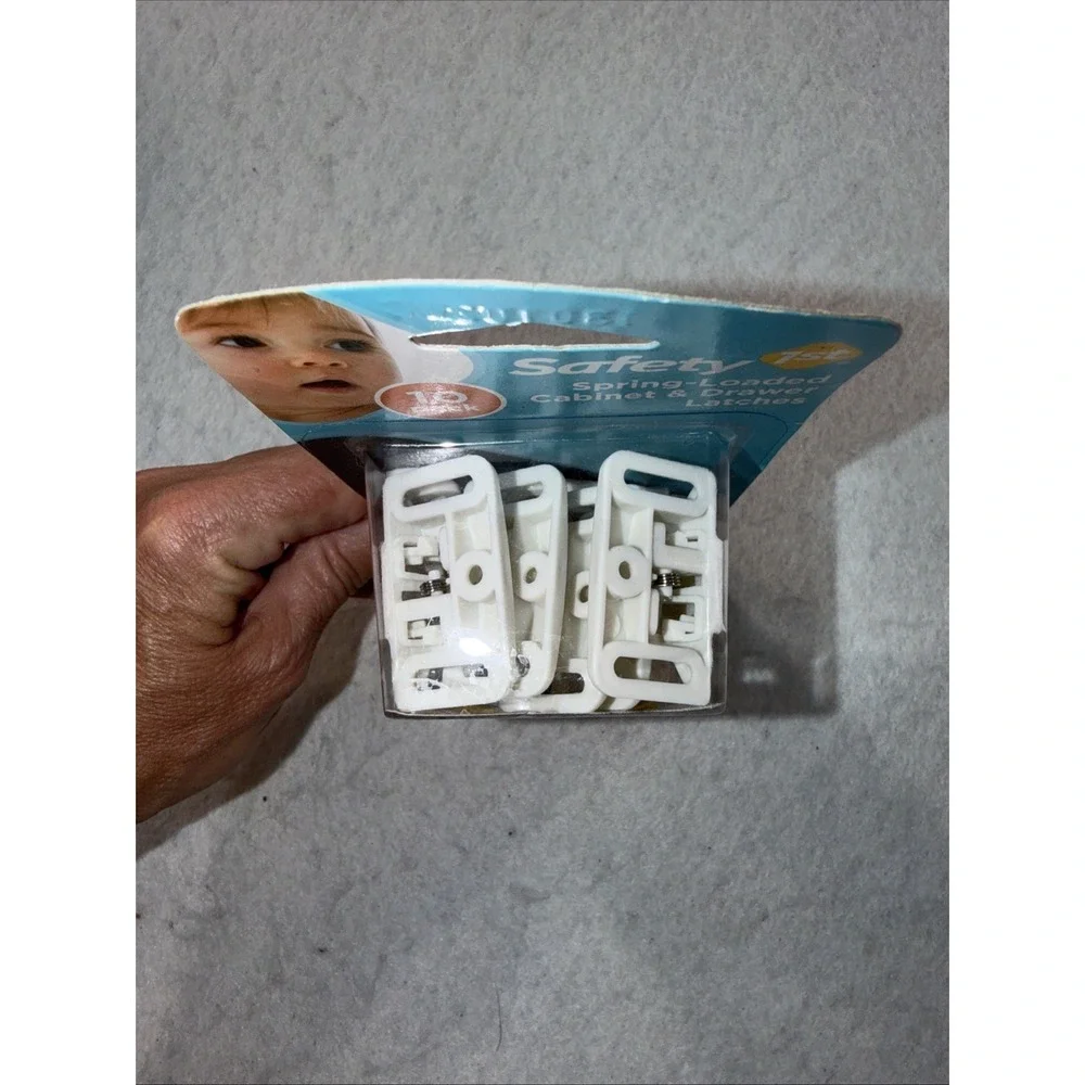Safety 1st Spring Loaded Cabinet & Drawer Latches ( 10 Pack) NEW 48392